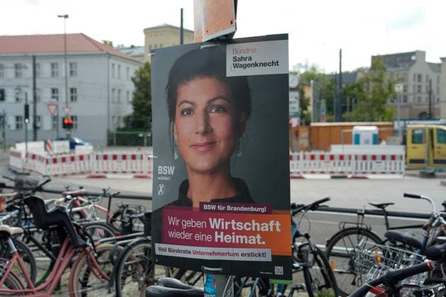 Plakate der Parteien zur Landtagswahl in Brandenburg Plakate der Parteien zur Landtagswahl in Brandenburg in der Stadt Potsdam, BSW, Bündnis Sahra Wagenknecht Berlin Berlin GER *** Posters of the parties for the state election in Brandenburg Posters of the parties for the state election in Brandenburg in the city of Potsdam, BSW, Alliance Sahra Wagenknecht Berlin Berlin GER