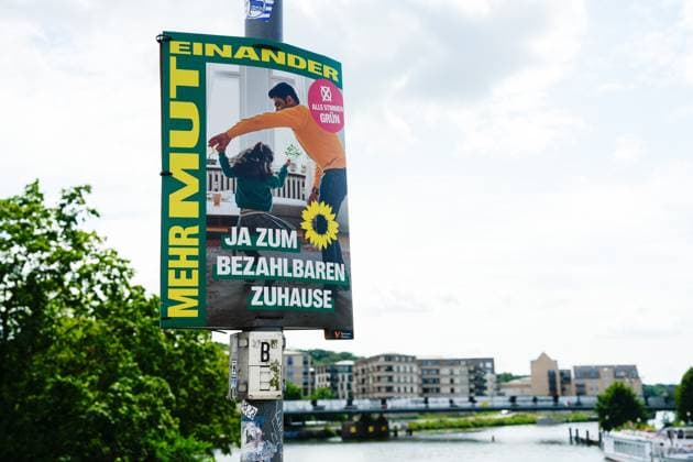 Plakate der Parteien zur Landtagswahl in Brandenburg Plakate der Parteien zur Landtagswahl in Brandenburg in der Stadt Potsdam, Die Grünen Berlin Berlin GER *** Posters of the parties for the state election in Brandenburg Posters of the parties for the state election in Brandenburg in the city of Potsdam, Die Grünen Berlin Berlin GER