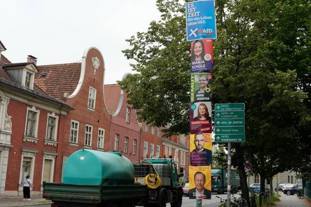 Plakate der Parteien zur Landtagswahl in Brandenburg Plakate der Parteien zur Landtagswahl in Brandenburg in der Stadt Potsdam Berlin Berlin GER *** Posters of the parties for the state election in Brandenburg Posters of the parties for the state election in Brandenburg in the city of Potsdam Berlin Berlin GER