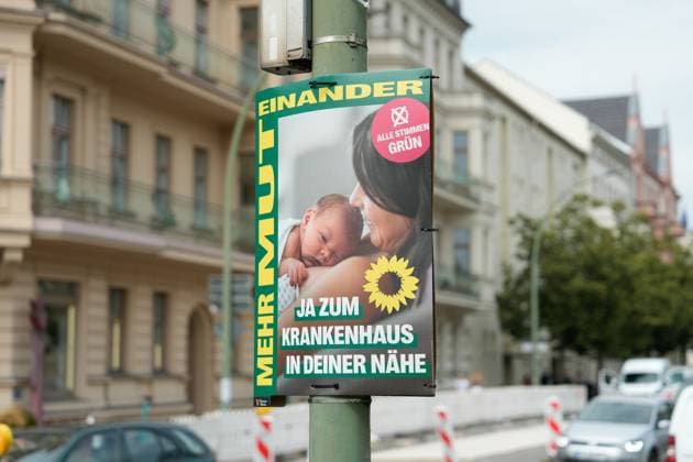 Plakate der Parteien zur Landtagswahl in Brandenburg Plakate der Parteien zur Landtagswahl in Brandenburg in der Stadt Potsdam, Grüne Berlin Berlin GER *** Posters of the parties for the state election in Brandenburg Posters of the parties for the state election in Brandenburg in the city of Potsdam, Grüne Berlin Berlin GER