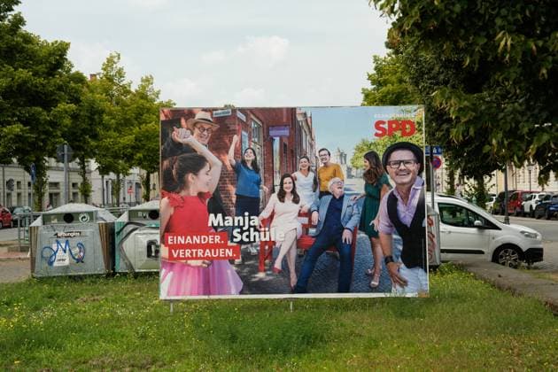 Plakate der Parteien zur Landtagswahl in Brandenburg Plakate der Parteien zur Landtagswahl in Brandenburg in der Stadt Potsdam, SPD Berlin Berlin GER *** Posters of the parties for the state election in Brandenburg Posters of the parties for the state election in Brandenburg in the city of Potsdam, SPD Berlin Berlin GER