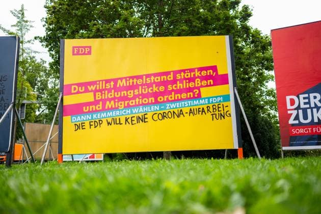 LANDTAGSWAHLKAMPF THÜRINGEN - WAHLPLAKATE IN ERFURT 09 08 2024 - Erfurt: Wahlplakate der Kandidaten zur Landtagswahl in Thüringen in Erfurt am 9. August 2024. _________________ *** STATE ELECTION CAMPAIGN THURINGIA ELECTION POSTERS IN ERFURT 09 08 2024 Erfurt Election posters of the candidates for the state election in Thuringia in Erfurt on August 9, 2024