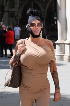 Bilder des Jahres 2024, Entertainment 08 August Entertainment Themen der Woche KW32 Entertainment Bilder des Tages . 09 08 2024. London, United Kingdom. Katie Price arriving at the High Court in London.  xStephenxLockx xi-Imagesx IIM-25420-0010