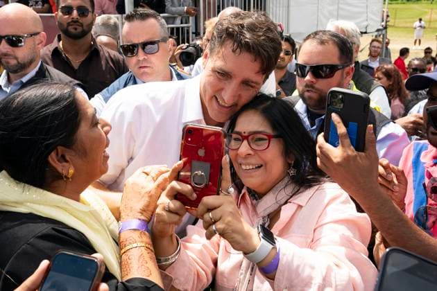 August 10, 2024, Brampton, On, Canada: Prime Minister Justin Trudeau takes selfies with a crowd of supporters at a cricket tournament in Brampton, Ont., Saturday, August 10, 2024. Brampton Canada  - ZUMAc35_ 20240810_zaf_c35_168 Copyright: xArlynxMcadoreyx