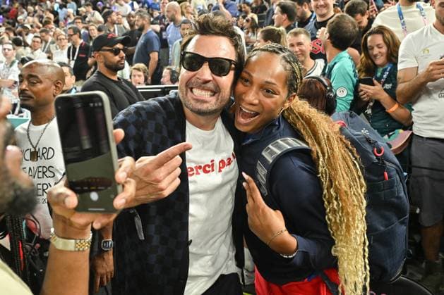 Paris 2024 - Jimmy Fallon At France v USA Basketball Final Jimmy Fallon attends the Men s Basketball Final Gold Medal game between Team France and Team United States on day fifteen of the Paris 2024 Summer Olympic Games at Bercy Arena on August 10, 2024 in Paris, France. Photo by Laurent Zabulon ABACAPRESS.COM Paris France  Copyright: xZabulonxLaurent ABACAx