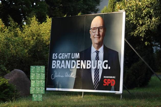Wahlplakat der SPD mit Dietmar Woidke (Ministerpräsident und Spitzenkandidat) für die Landtagswahl in Brandenburg, Potsdam, 10. August 2024. Die Wahl findet am 22. September statt. Landtagswahl Brandenburg 2024: Wahlplakate *** SPD election poster with Dietmar Woidke Minister President and top candidate for the state election in Brandenburg, Potsdam, August 10, 2024 The election will take place on September 22 State election Brandenburg 2024 Election posters
