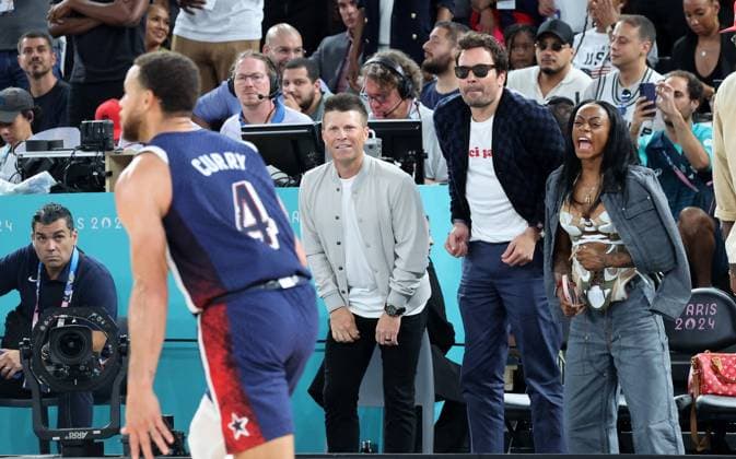 Celebrities in the stands during the Final mens basketball match between US and France during the Paris 2024 Olympic Games Olympics 98 87 Jimmy Fallon, Sha Carri Richardson Celebrities in the stands during the Final basketball match between US and France during the Paris 2024 Olympic Games Olympics at the Arena Bercy, Ã Paris, France, le 10 aoÃ t 2024 Jacovides Perusseau Bestimage Celebrities in the stands during the Final basketball match between US and France during the Paris 2024 Olympic Games Olympics at the Arena Bercy in Paris, France, August 10, 2024 Paris France  Copyright: xJacovides-Perusseaux xBestimagexJacovides-Perusseaux xBestimagex