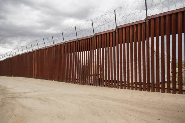 US-Mexico Border Wall in Jacumba Hot Springs - 11 Aug 2024 A general view of the border wall from the side of the United States. The area in Jacumba Hot Springs in California is one of the popular places that migrants cross the border from Mexico to the United States. Even though there are a lot of officers patrol on both sides, hundreds of migrants still enter the United States everyday. Jacumba Hot Springs United States Copyright: xMichaelxHoxWaixLeex xSOPAxImagesx MichaelHo4388
