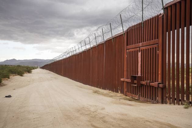 US-Mexico Border Wall in Jacumba Hot Springs - 11 Aug 2024 A general view of the border wall from the side of the United States. The area in Jacumba Hot Springs in California is one of the popular places that migrants cross the border from Mexico to the United States. Even though there are a lot of officers patrol on both sides, hundreds of migrants still enter the United States everyday. Jacumba Hot Springs United States Copyright: xMichaelxHoxWaixLeex xSOPAxImagesx MichaelHo4389
