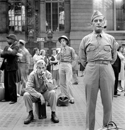Military Servicemen waiting for Trains, Pennsylvania Station, New York City, New York, USA, Marjorie Collins, U.S. Office of War Information, August 1942  Copyright: xCircaxImagesx ghi-circa01671