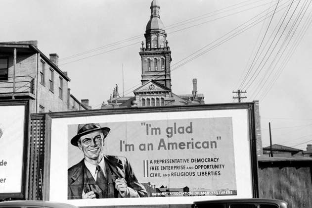 National Association of Managers Billboard, Dubuque, Iowa, USA, John Vachon, U.S. Farm Security Administration, April 1940  Copyright: xCircaxImagesx ghi-circa02539
