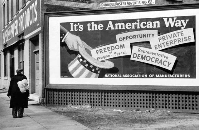 National Association of Managers Billboard, Dubuque, Iowa, USA, John Vachon, U.S. Farm Security Administration, April 1940  Copyright: xCircaxImagesx ghi-circa02541