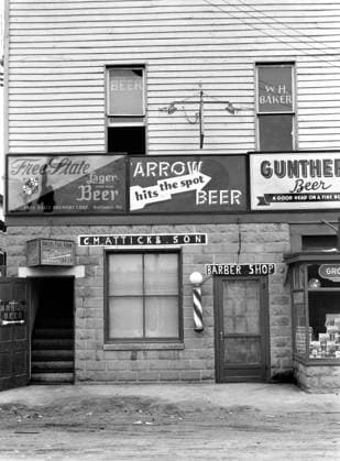 Barber Shop and Pool Hall, Berwyn, Maryland, USA, John Vachon, U.S. Farm Security Administration, September 1937  Copyright: xCircaxImagesx ghi-circa02561