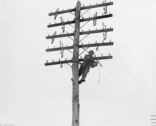 Telephone Company Lineman, Washington DC, USA, National Photo Company, 1929  Copyright: xCircaxImagesx ghi-circa02637