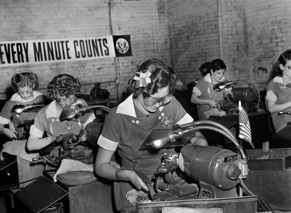 Group of Women working with Machines at Drill and Tool Factory during World War II, Republic Drill and Tool Company, Chicago, Illinois, USA, Ann Rosener, U.S. Office of War Information, August 1942  Copyright: xCircaxImagesx ghi-circa02707