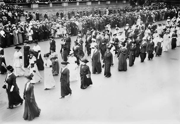 Women s Peace Parade shortly after start of World War I, Fifth Avenue, New York City, New York, USA, Bain News Service, August 29, 1914  Copyright: xCircaxImagesx ghi-circa02829