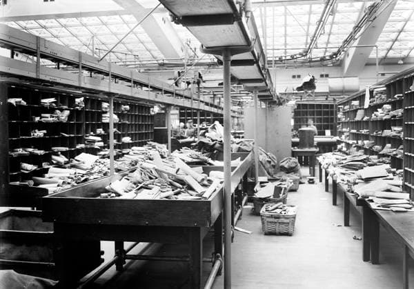 Unsorted mail at General Post Office, New York City, New York, USA, Bain News Service, 1914  Copyright: xCircaxImagesx ghi-circa02837