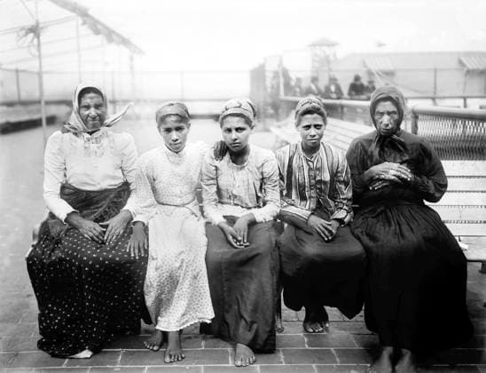 Group of female immigrants, seated portrait, Ellis Island, New York City, New York, USA, Bain News Service, 1908  Copyright: xCircaxImagesx ghi-circa02909