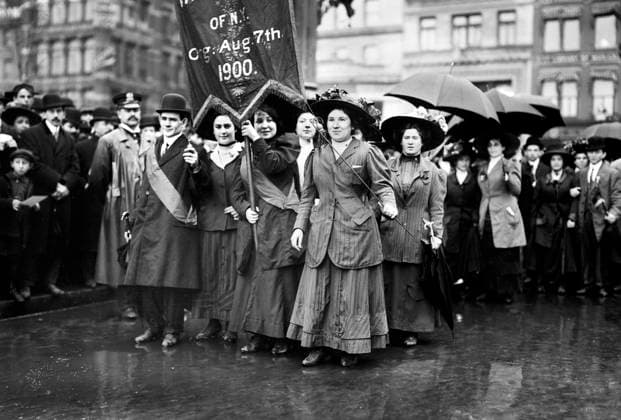 Women marchers, May Day Parade, New York City, New York, USA, Bain News Service, May 1900  Copyright: xCircaxImagesx ghi-circa02939