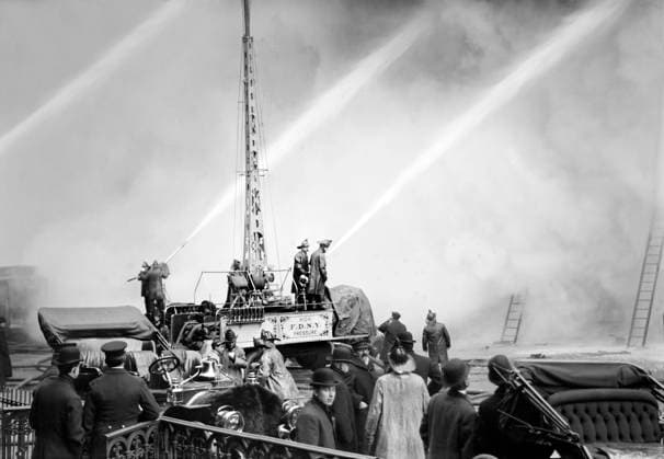 Firemen fighting building Fire, 14th Street, Manhattan, New York City, New York, USA, Bain News Service, December 20, 1909  Copyright: xCircaxImagesx ghi-circa02946