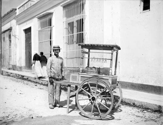 Ice cream vendor, Havana, Cuba, Detroit Publishing Company, 1900  Copyright: xCircaxImagesx ghi-circa03816