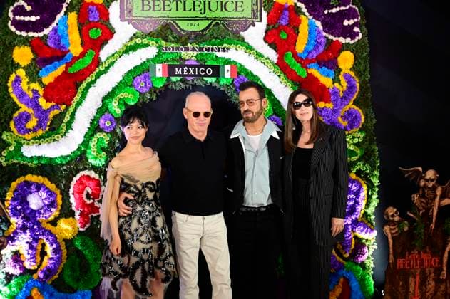 Beetlejuice Beetlejuice Photocall - Mexico City (L-R) Jenna Ortega, Michael Keaton, Justin Theroux and Monica Bellucci Posing for photos during the Beetlejuice Beetlejuice film Photocall at Mexico City Four Season Hotel. Mexico City, Mexico, August 13, 2024. Photo by Carlos Tischler Eyepix Group ABACAPRESS.COM Mexico City Mexico  Copyright: xTischlerxCarlos Eyepix ABACAx