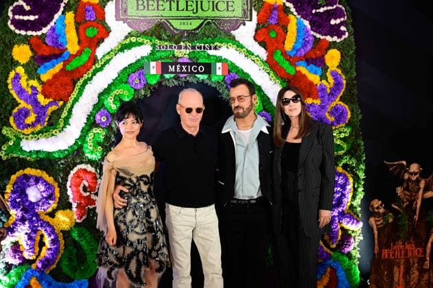 Beetlejuice Beetlejuice Mexico City Premiere (L-R) Jenna Ortega, Michael Keaton, Justin Theroux and Monica Bellucci Posing for photos during the Beetlejuice Beetlejuice film Photocall at Mexico City Four Season Hotel. August 13, 2024 in Mexico City, Mexico. Mexico City CDMX Mexico Copyright: xCarlosxTischlerx