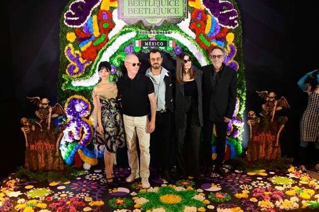 Beetlejuice Beetlejuice Mexico City Premiere (L-R) Jenna Ortega, Michael Keaton, Justin Theroux, Monica Bellucci and Tim Burton Posing for photos during the Beetlejuice Beetlejuice film Photocall at Mexico City Four Season Hotel. August 13, 2024 in Mexico City, Mexico. Mexico City CDMX Mexico Copyright: xCarlosxTischlerx