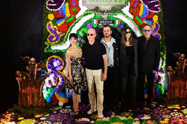 Beetlejuice Beetlejuice Mexico City Premiere (L-R) Jenna Ortega, Michael Keaton, Justin Theroux, Monica Bellucci and Tim Burton Posing for photos during the Beetlejuice Beetlejuice film Photocall at Mexico City Four Season Hotel. August 13, 2024 in Mexico City, Mexico. Mexico City CDMX Mexico Copyright: xCarlosxTischlerx