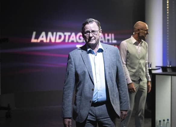 2024 LANDTAGSWAHL THÜRINGEN - MDR FAKT IST - WAHLRUNDE MIT DEN SPITZENKANDIDATEN ** NUR FÜR REDAKTIONELLE ZWECKE ** EDITORIAL USE ONLY **<p>15 08 2024-Erfurt: 2024 Landtagswahl Thüringen - Wahl 2024 - MDR-Sendung Fakt Ist - Wahlrunde mit den Spitzenkandidaten. im Foto: Ministerpräsident Bodo Ramelow (Die Linke) kurz vor Beginn der Sendung ( Deutschland Thueringen Erfurt Copyright: SaschaxFromm *** 2024 LANDTAGSWAHL THÜRINGEN MDR FAKT IST WAHLRUNDE MIT DEN SPITZENKANDIDATEN FOR EDITORIAL PURPOSES ONLY p 15 08 2024 Erfurt 2024 Landtagswahl Thüringen Wahl 2024 MDR Sendung Fakt Ist Wahlrunde mit den Spitzenkandidaten im Foto Ministerpräsident Bodo Ramelow Die Linke kurz vor Beginn der Sendung Deutschland Thueringen Erfurt Copyright Sasc Copyright: SaschaxFromm doc7wr6xbrog4zwj1y43lp ,EDITORIAL USE ONLY