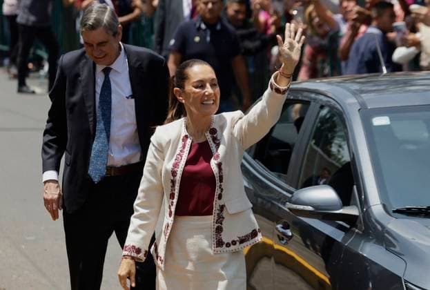 Claudia Sheinbaum, Mexico s President-elect, Arrives At TRIFE Claudia Sheinbaum is arriving this Thursday, 15 August 2024, at the Federal Electoral Tribunal in Mexico City, Mexico, to receive the official certificate that accredits her as President of the United Mexican States after winning the elections of 2 June. Mexico City Mexico  Copyright: xGerardoxVieyrax originalFilename: vieyra-notitle240815_npbbC.jpg