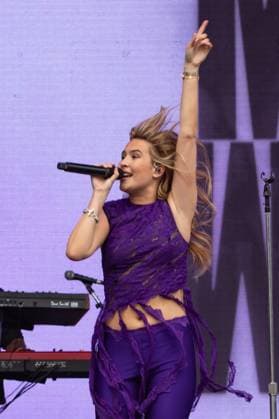 August 10, 2024, San Francisco, Ca, USA: Mimi Webb performs at the Outside Lands 2024 Music and Arts Festival held in Golden Gate Park on August 10, 2024 in San Francisco, California. San Francisco USA - ZUMAs181 20240810_zea_s181_182 Copyright: xPicturexHappyx