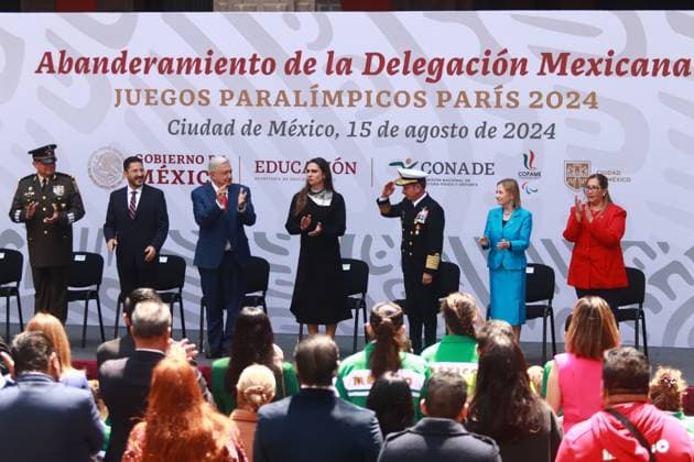 Flag-Bearing Ceremony for the Mexican Paralympic athletes to Paralympic Games Paris 2024 (L-R) Minister of Mexican Army Luis Cresencio Sandoval, Mexico City Head of Government Marti Batres, Mexican President Andres Manuel Lopez Obrador, Director of the National Commission for Physical Culture and Sport of Mexico (CONADE) Ana Gabriela Guevara and Mexican Navy Minister Rafael Ojeda Duran during the flag-bearing ceremony for the Mexican Paralympic athletes that will participate in Paralympic Games Paris 2024, at the National Palace. on August 15, 2024 in Mexico City, Mexico. (Photo by Carlos Santiago Eyepix Group) Copyright: xCarlosxSantiago xEyepixxGroupx CS_15082024_127690
