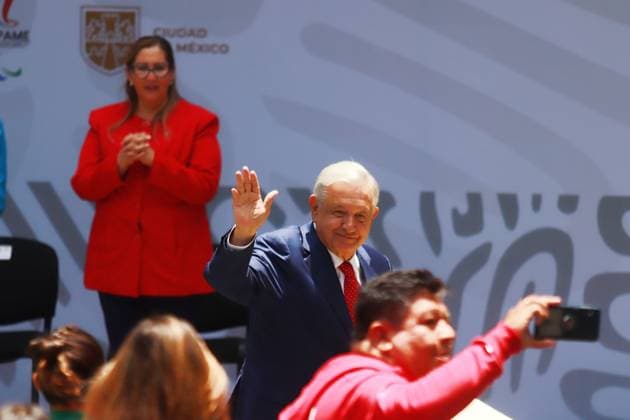 Mexican President, Andres Manuel Lopez Obrador attends the flag-bearing ceremony for the Mexican Paralympic athletes that will participate in Paralympic Games Paris 2024, at the National Palace. on August 15, 2024 in Mexico City, Mexico. Mexico City Mexico - ZUMAe321 20240815_zia_e321_062 Copyright: xCarlosxSantiagox