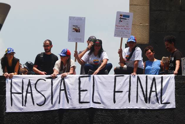 Venezuelans in Mexico Join the Great Worldwide Protest Venezuelans taking part during a demonstration at the Monumento a la Revolucion in Mexico City, to demonstrate against the regime of Nicolas Maduro and show support for the candidate Edmundo Gonzalez in the last elections in Venezuela. Persons around the word join the great worldwide protest against Nicolas Maduro. on August 17, 2024 in Mexico City, Mexico. Mexico City CDMX Mexico Copyright: xCarlosxSantiagox