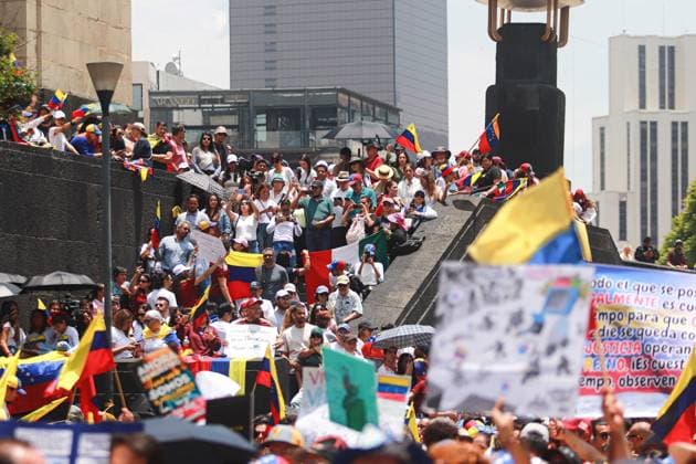 Venezuelans in Mexico Join the Great Worldwide Protest Venezuelans taking part during a demonstration at the Monumento a la Revolucion in Mexico City, to demonstrate against the regime of Nicolas Maduro and show support for the candidate Edmundo Gonzalez in the last elections in Venezuela. Persons around the word join the great worldwide protest against Nicolas Maduro. on August 17, 2024 in Mexico City, Mexico. Mexico City CDMX Mexico Copyright: xCarlosxSantiagox