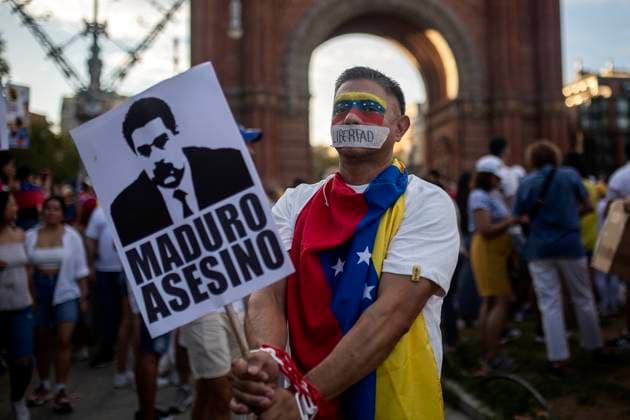 Bilder des Jahres 2024, News 08 August News Themen der Woche KW33 News Bilder des Tages Protest In Barcelona By Supporters Of The Venezuelan Opposition Supporters of the Venezuelan opposition, led by Maria Corina Machado and Edmundo Gonzalez, are protesting in Barcelona, Spain, on July 28, to denounce fraud in the elections. Barcelona Spain  Copyright: xRobertxBonetx originalFilename: negrete-notitle240817_npgZ6.jpg