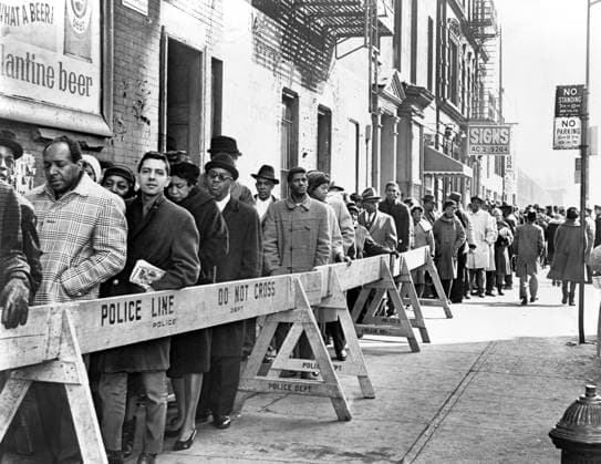Group of people lined up to pay their respects at the funeral of Malcolm X, Unity Funeral Chapel, Harlem, New York, City, New York, USA, O. Fernandez, New York World-Telegram and the Sun Newspaper Photograph Collection, February 24, 1965 Copyright: xCircaxImagesx ghi-circa12827