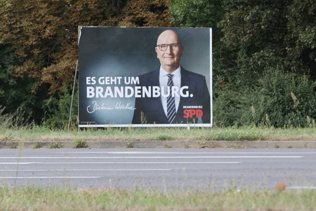 Schwedt, Brandenburg, Deutschland, 18.08.2024: Wahlplakate zur Landtagswahl: SPD-Wahlplakat mit Dietmar Woidke ( Es geht um Brandenburg ) *** Schwedt, Brandenburg, Germany, 18 08 2024 Election posters for the state election SPD election poster with Dietmar Woidke Its about Brandenburg Copyright: xdtsxNachrichtenagenturx dts_44566