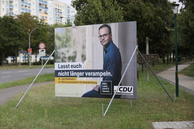 Schwedt, Brandenburg, Deutschland, 18.08.2024: Wahlplakate zur Landtagswahl: CDU-Wahlplakat mit Jan Redmann und dem Slogan Lasst euch nicht länger verampeln *** Schwedt, Brandenburg, Germany, 18 08 2024 Election posters for the state election CDU election poster with Jan Redmann and the slogan Dont let yourselves be beaten up any longer Copyright: xdtsxNachrichtenagenturx dts_44565