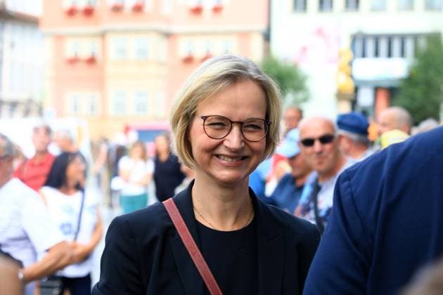 Sahra kommt! Thüringer Wahlkampftour- in Eisenach Eisenach, 19.08.2024 Das Bündnis Wagenknecht beim Wahlkampf auf dem Eisenacher Marktlpatz mit Katja Wolf (Foto), die Spitzenkandidatin des BSW in Thüringen und langjährige Oberbürgermeisterin von Eisenach, Steffen Schütz, Spitzenkandidat des BSW und erfolgreicher Unternehmer, Steffen Quasebarth, Spitzenkandidat, Journalist, Moderator der Tour und Sahra Wagenknecht, Politikerin, Publizistin, Parteigründerin. Foto: Matthias Gränzdörfer Thüringen Germany *** Sahra comes Thuringian election campaign tour in Eisenach Eisenach, 19 08 2024 The Wagenknecht alliance at the election campaign on the Eisenach market square with Katja Wolf Photo , the top candidate of the BSW in Thuringia Copyright: xMatthiasxGränzdörferx