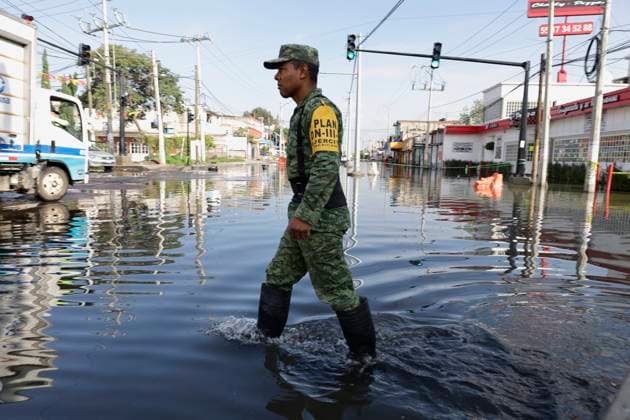 Floods In Chalco Affect Families Come Mexico Members of the Mexican army are trying to walk on flooded streets in Chalco, State of Mexico, on August 20, 2024, where several families are being severely affected by heavy rains in recent days. Chalco, State Of Mexico Chalco, State Of Mexico Mexico  Copyright: xGerardoxVieyrax originalFilename: vieyra-notitle240820_npCUs.jpg