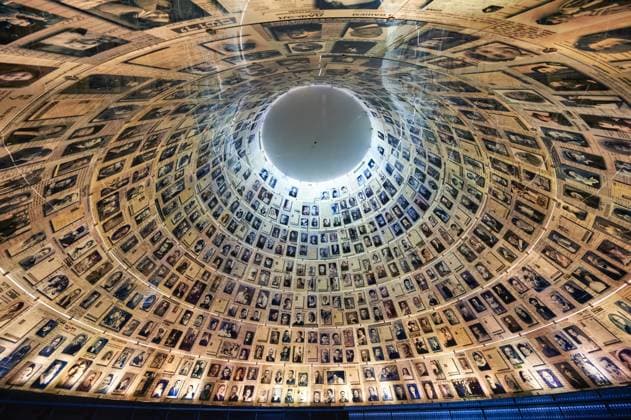 Jerusalem Israel. Yad Vashem. Gedenkstätte für die Opfer des Holocausts. Die Halle der Namen Jerusalem Israel. Yad Vashem. Memorial to the victims of the holocaust. The Hall of names Copyright: imageBROKER MarcoxBrivio ibliqx08614986.jpg