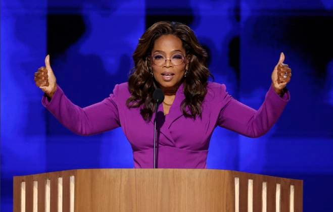 Bilder des Jahres 2024, Entertainment 08 August Entertainment Themen der Woche KW34 Entertainment Bilder des Tages Entertainer and author Oprah Winfrey speaks at the 2024 Democratic National Convention at the United Center in Chicago, Illinois on Wednesday, August 21, 2024. The theme for day three is A Fight for Our Freedoms .  CHI20240821881 TANNENxMAURY