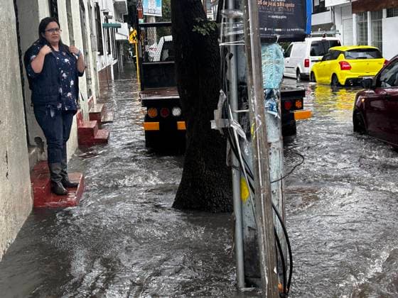 August 21, 2024, Mexico City, Mexico City, Mexico: Views this Wednesday, August 21, of the rainfall in the southern urban area of ‹â€¹Mexico City, which since yesterday afternoon has been hit by rain, leaving streets impassable, roads blocked, and fallen branches and trees.. The National Meteorological Service (SMN) reports that intense occasional rains will continue in much of the Mexican territory, while some urban areas have been flooded, which has prevented the residents of the Tlalpan mayor s office from carrying out their daily activities. Mexico City Mexico - ZUMAn296 20240821_zip_n296_003 Copyright: xJorgexNunezx