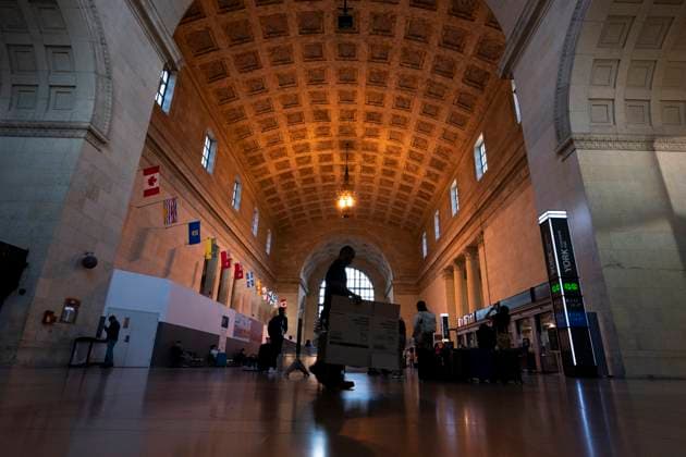 August 22, 2024, Toronto, On, Canada: A worker walks through Union Station as a national rail shutdown causes delays, after employees were locked out by both major Canadian railways after a deadlock in contract negotiations, in Toronto, Thursday, Aug. 22, 2024. Toronto Canada  - ZUMAc35_ 20240822_zaf_c35_212 Copyright: xPaigexTaylorxWhitex