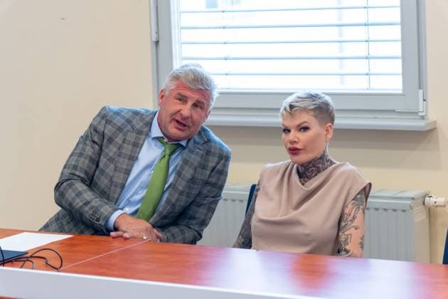 Bilder des Jahres 2024, Entertainment 08 August Entertainment Themen der Woche KW34 Entertainment Bilder des Tages Letzter Verhandlungstag gegen die Mallorca Sängerin Melanie Müller vor dem Amtsgericht Leipzig. Melanie Müller Gericht *** Last day of trial against Mallorca singer Melanie Müller at Leipzig District Court Melanie Müller court