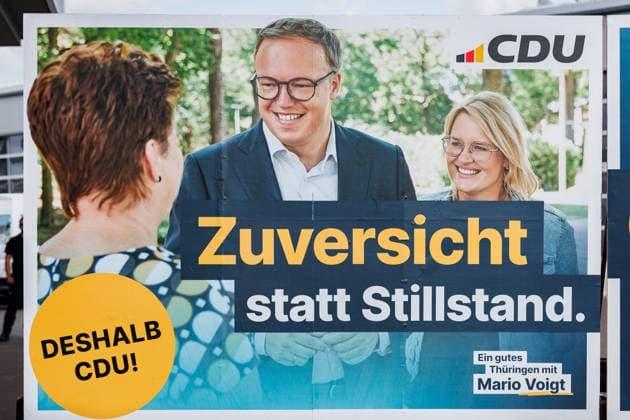 Wahlplakat CDU Thüringen; Zuversicht statt Stillstand. Mario Voigt, 21.08.2024, Erfurt (Deutschland), Politik, Event, CDU Wahlkampf in Erfurt 2024 *** Election poster CDU Thuringia Confidence instead of stagnation Mario Voigt, 21 08 2024, Erfurt Germany , Politics, Event, CDU election campaign in Erfurt 2024 xprx
