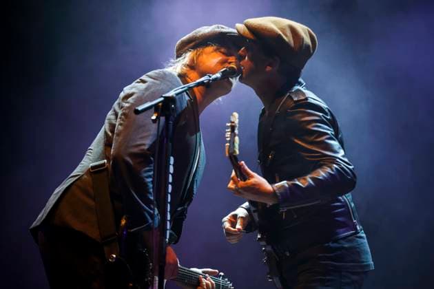 Bilder des Jahres 2024, Entertainment 08 August Entertainment Themen der Woche KW34 Entertainment Bilder des Tages The Libertines performs live at Vilar de Mouros music fest 2024 in Porto - 24 Aug 2024 Pete Doherty and Carl Barât from the English rock band, The Libertines, performs on stage on the 4th day of Vilar de Mouros music festival held between 21 to 24 August 2024 in the north of Portugal. Porto Portugal Copyright: xDiogoxBaptistax xSOPAxImagesx DB_20240824_THELIBERTINES_0006