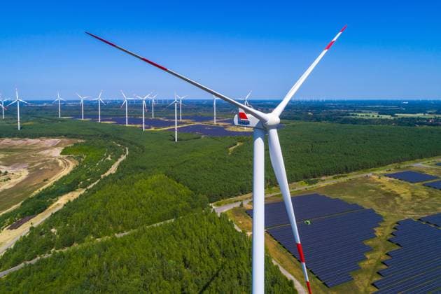Energiepark Lausitz bei Klettwitz DEU Deutschland Brandenburg Klettwitz, 24.08.2024, Energiepark Lausitz, Luftaufnahme. Windraeder und Solaranlagen sind im Energiepark Lausitz bei Klettwitz zu sehen. Der Energiepark Lausitz verfuegt ueber eine installierte Gesamtleistung (Solar) von 300 Megawatt und ist eines der bislang groessten Solarprojekte Deutschlands. Luftaufnahme mit einer Drohne. *** Energy Park Lausitz near Klettwitz DEU Germany Brandenburg Klettwitz, 24 08 2024, Energy Park Lausitz, aerial view Wind turbines and solar plants can be seen in the Energy Park Lausitz near Klettwitz The Energy Park Lausitz has a total installed solar capacity of 300 megawatts and is one of the largest solar projects in Germany to date Aerial view with AF_Klettwitz_91369.jpeg